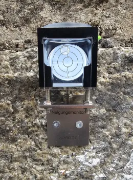 4proof Neigungsmonitor für Neigungsveränderungen (z.B. Gebäuden, Stützmauern, Holzkonstruktionen)- Detail